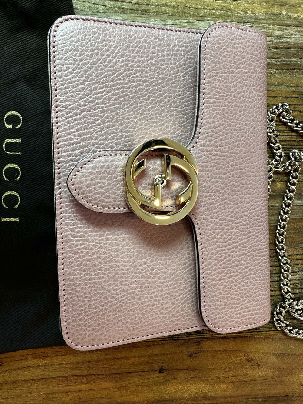 Gucci Pink Pebbled Leather Chain Crossbody Bag with Gold GG - Picture 15 of 16